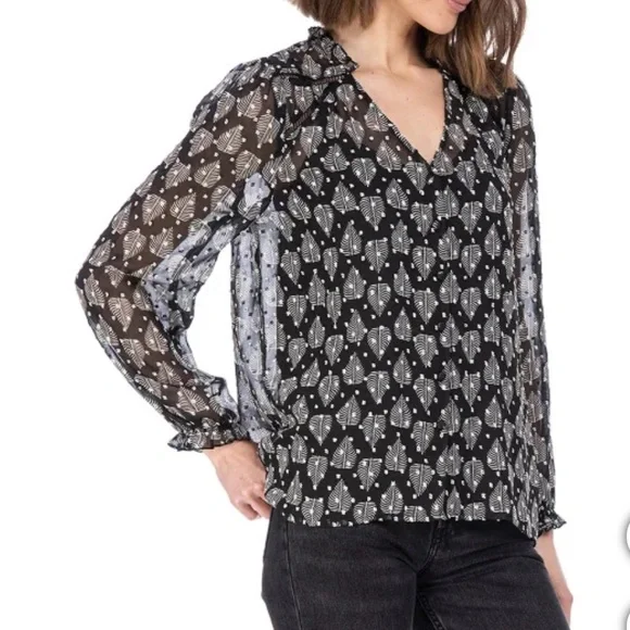 ⭐️ Firm Price ⭐️ New with tags B Collection by Bobeau Ladies' Button-Up Blouse - Picture 2 of 6